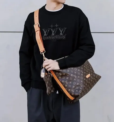 1V新款黑曜石爪钻卫衣_3_Mr. Black _Fashion buyer_来自小红书网页版