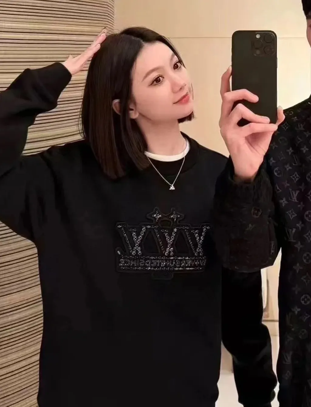 1V新款黑曜石爪钻卫衣_4_Mr. Black _Fashion buyer_来自小红书网页版
