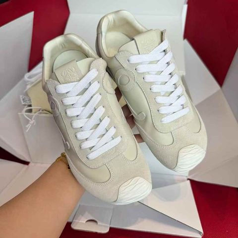  LOEWE BALLET RUNNER 2.0 芭蕾舞運動鞋 米白色2