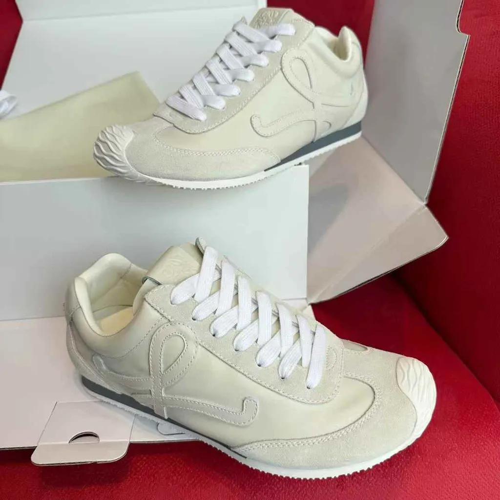  LOEWE BALLET RUNNER 2.0 芭蕾舞運動鞋 米白色9