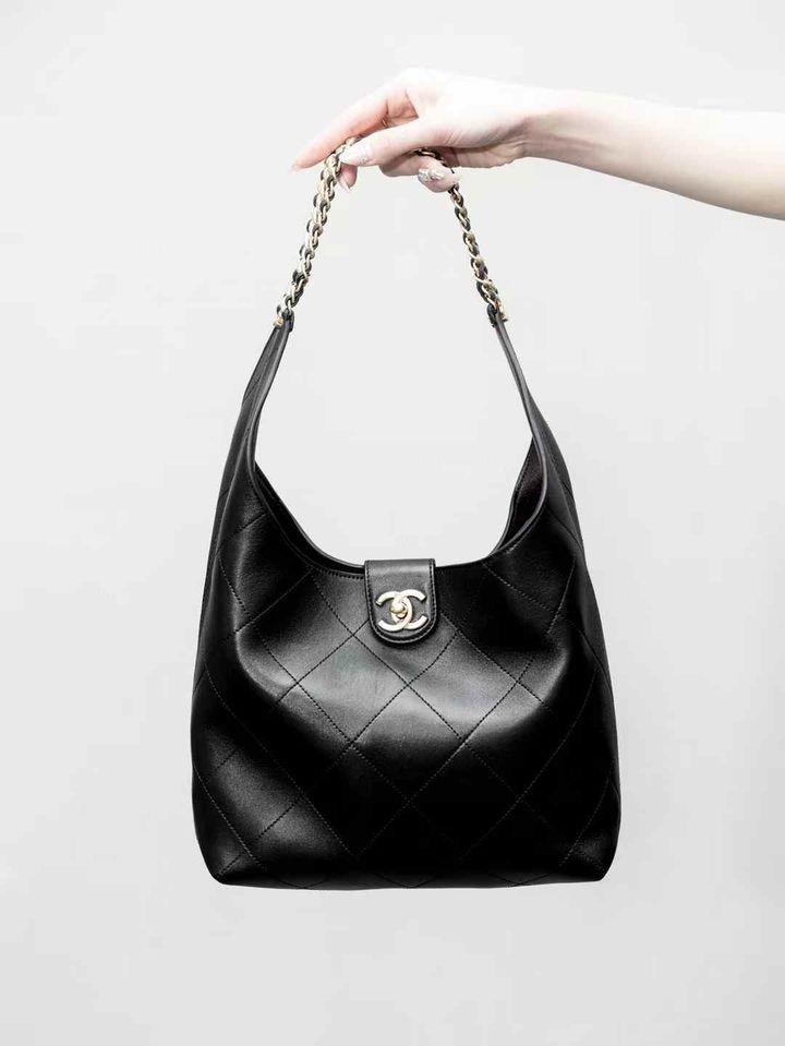 CHANEL 25P HOBO 牛皮革嬉皮包1