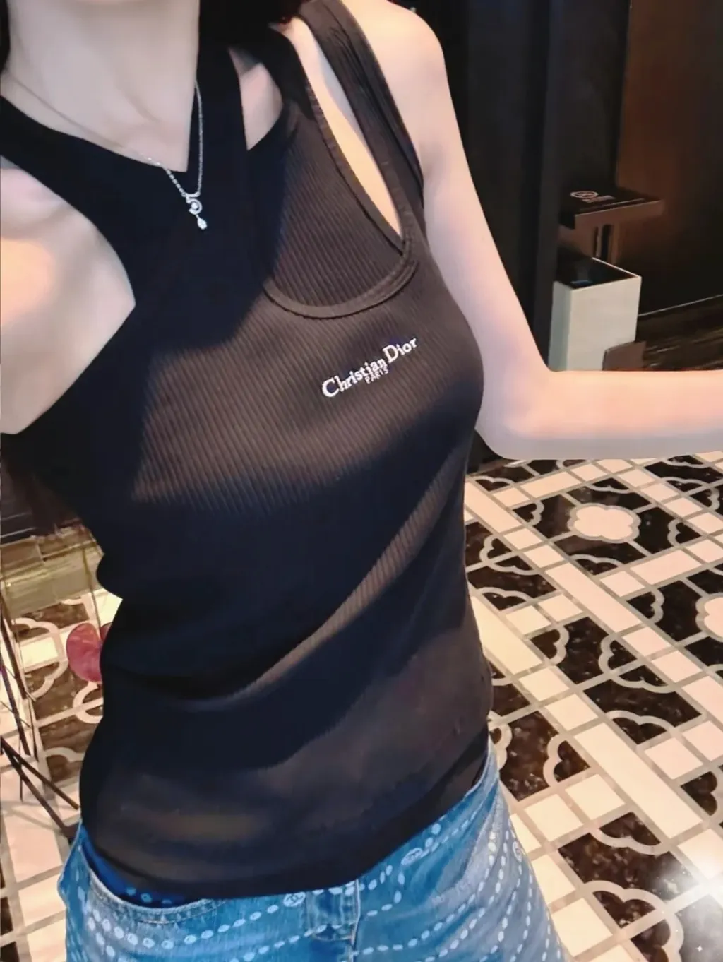 终于买到Dior这件斜肩背心啦！_3_zhaozhao呀_来自小红书网页版 (1)