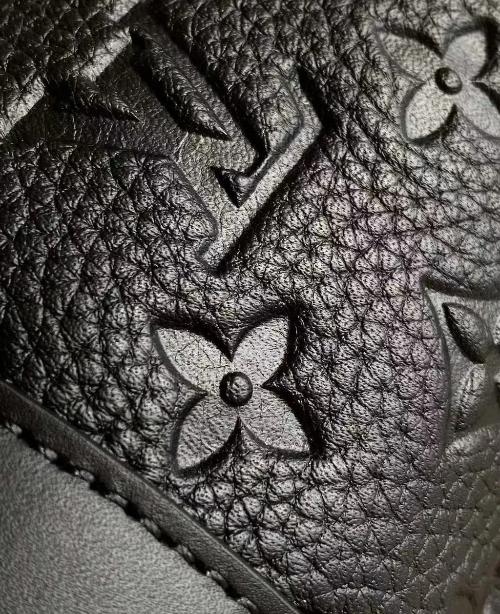 LV KEEPALL BANDOULIERE 25 壓紋款波士頓包 M20900ㄅ