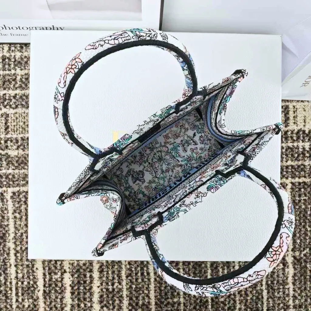 DIOR BOOK TOTE PAPILLON 茹伊藍粉白蝴蝶印花刺繡托特包 3