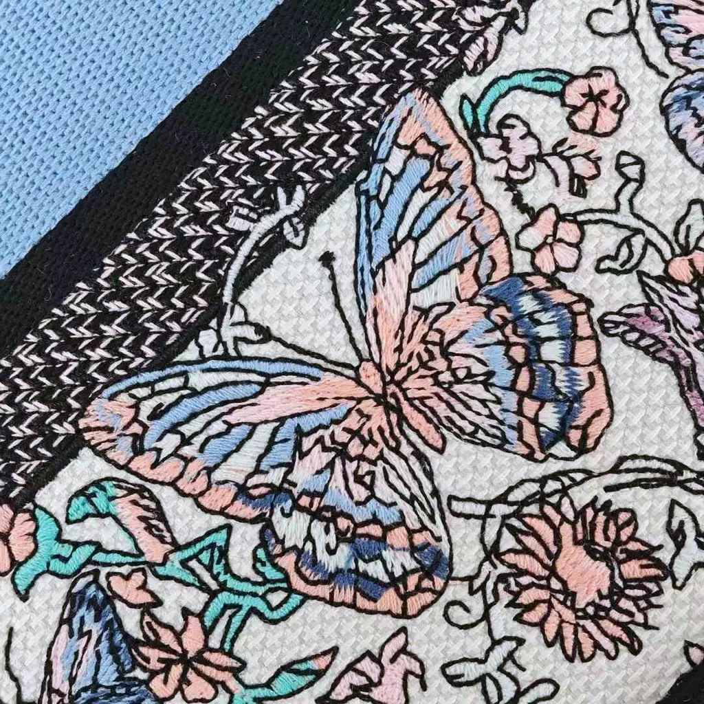 DIOR BOOK TOTE PAPILLON 茹伊藍粉白蝴蝶印花刺繡托特包 8