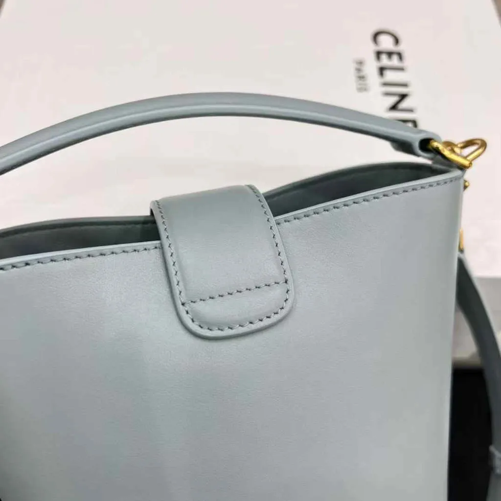 CELINE MINI LOUISE 光滑牛皮革迷你水桶包 冰藍色 14.44.30