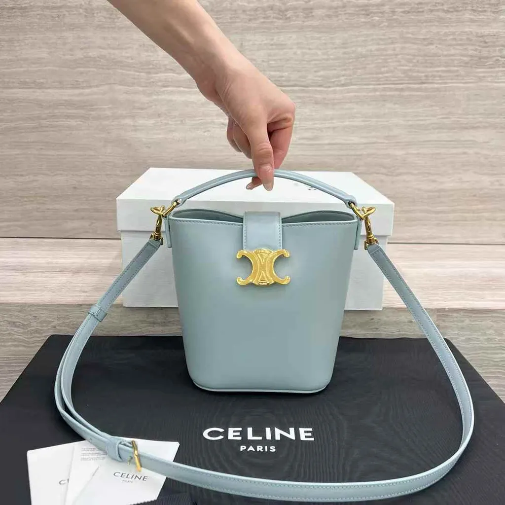 CELINE MINI LOUISE 光滑牛皮革迷你水桶包 冰藍色 14.44.24