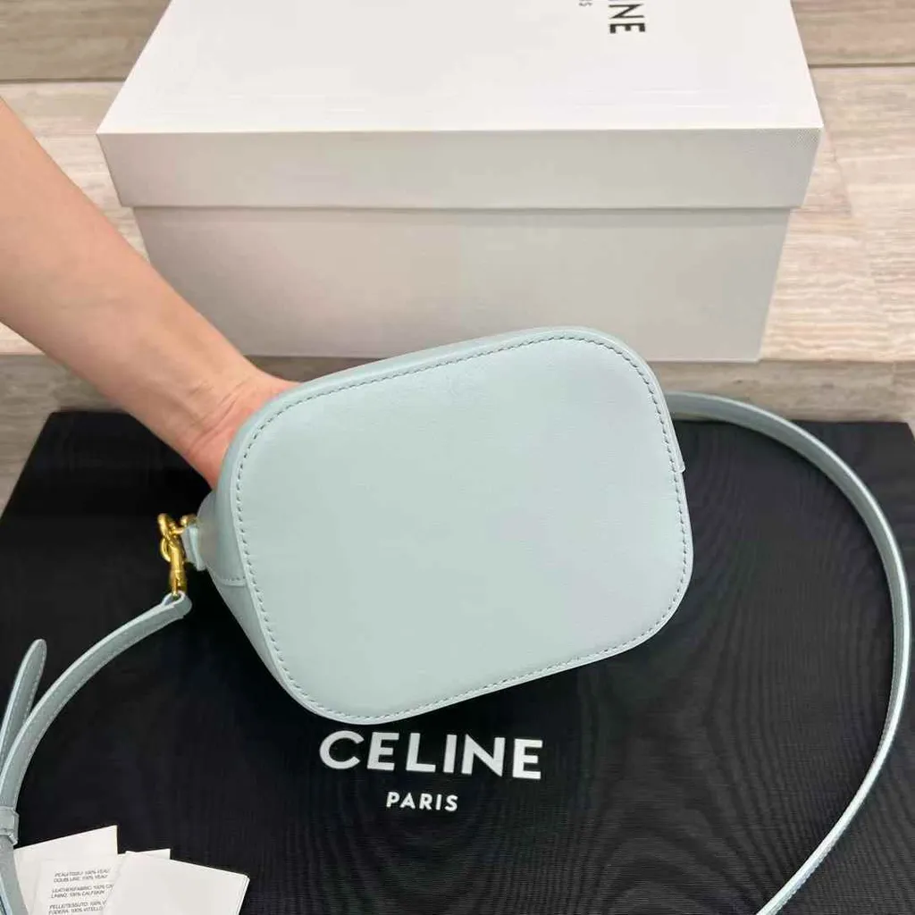 CELINE MINI LOUISE 光滑牛皮革迷你水桶包 冰藍色 14.44.27