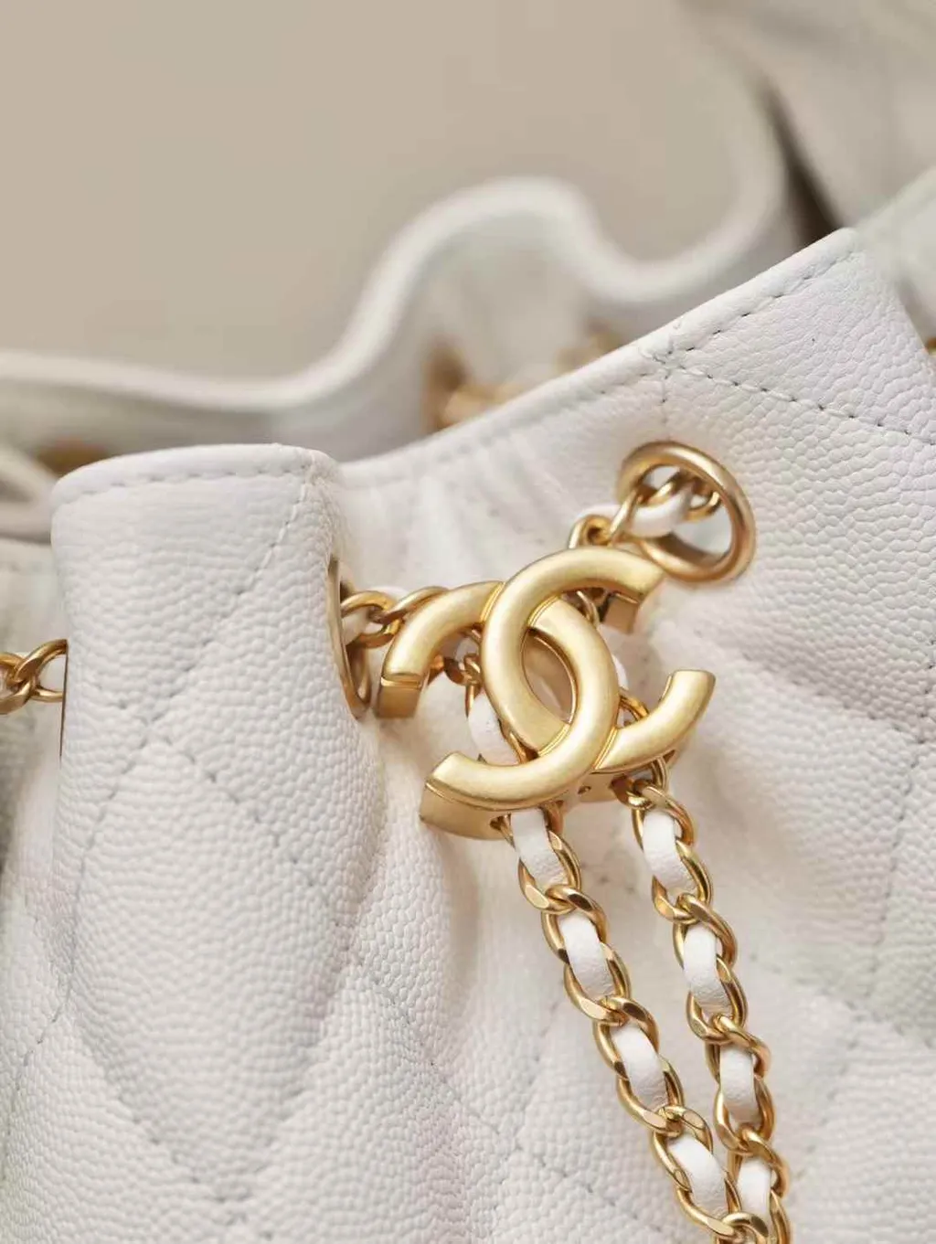 CHANEL 25BAG 牛皮魚子醬 白色 14.08.11