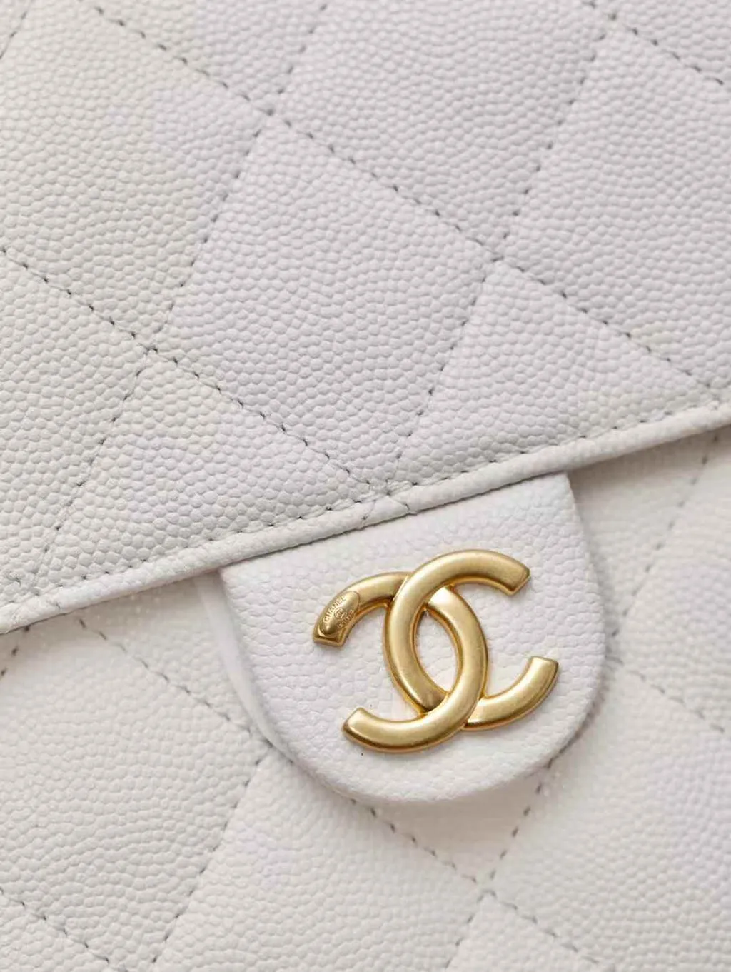 CHANEL 25BAG 牛皮魚子醬 白色 14.08.12 1