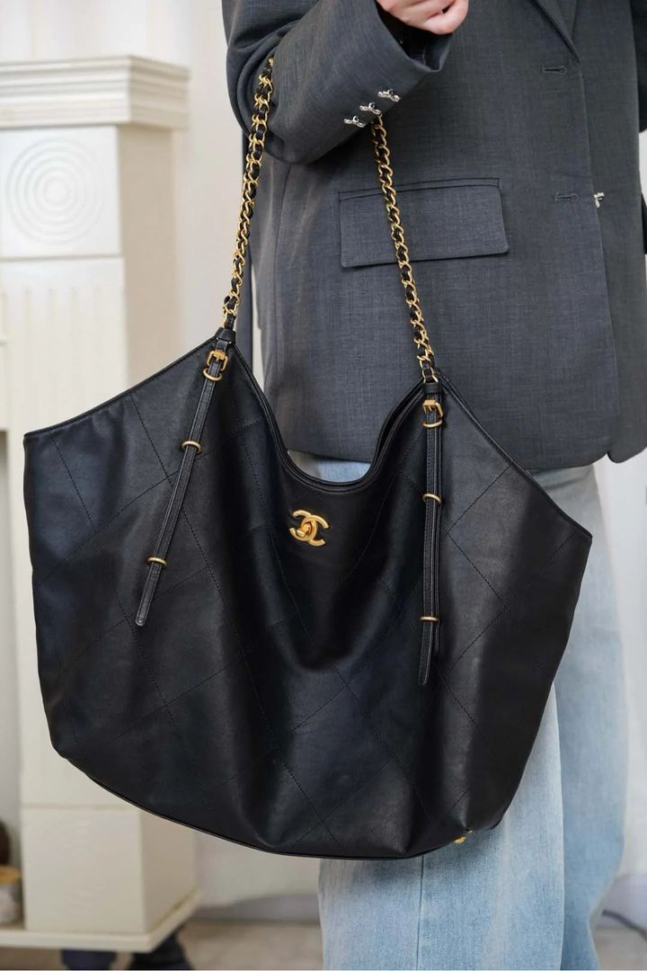 权志龙巴黎时装周同款25s 大tote👜！_5_小了个小丸籽👜！_来自小红书网页版