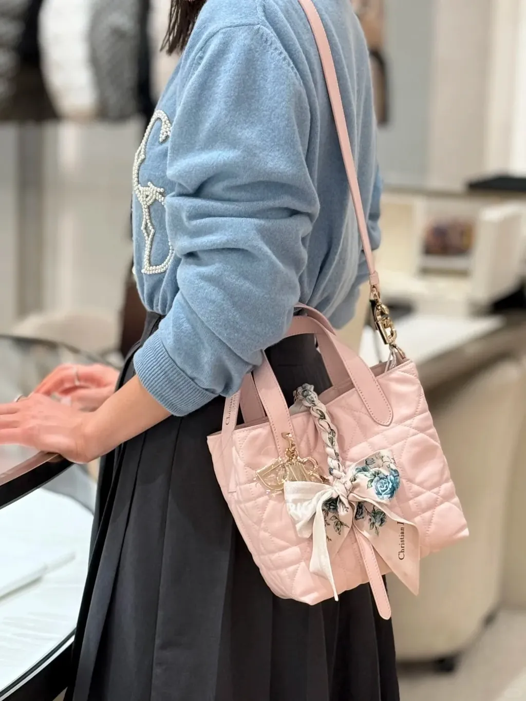 迪奥全新竖版Toujours_3_昆明恒隆Dior(迪奥)杨杨_来自小红书网页版