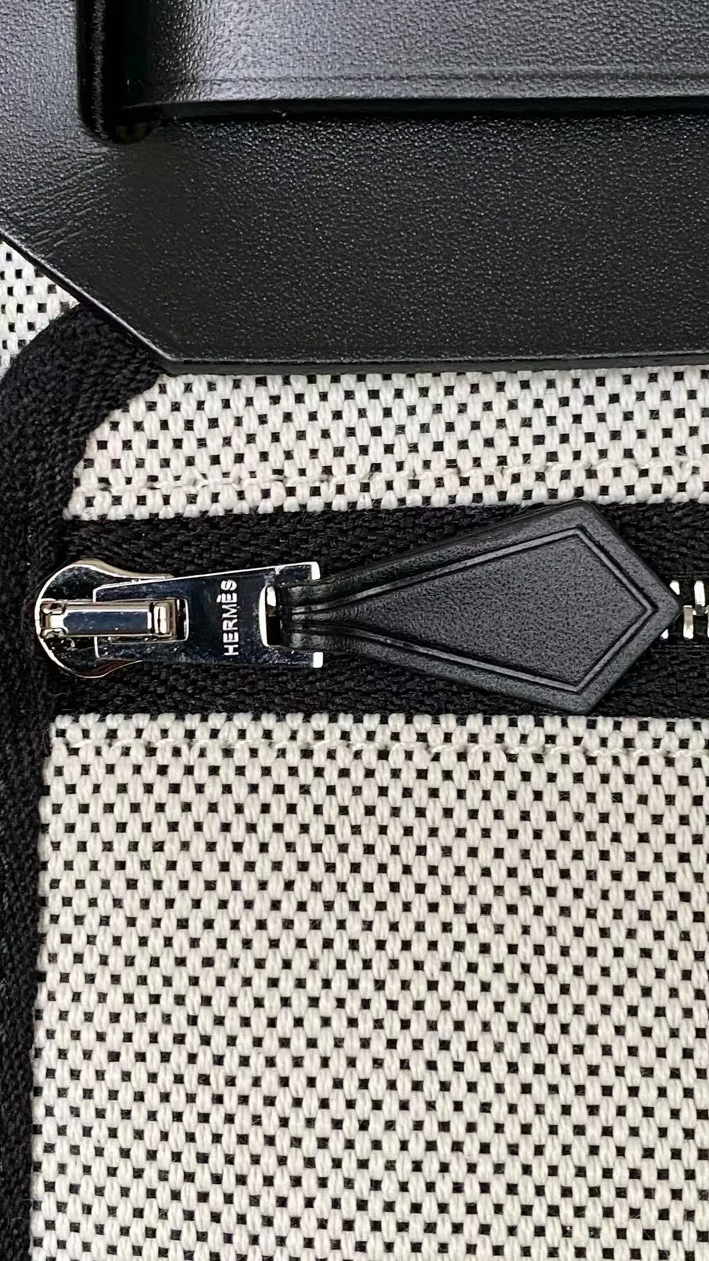 HERMES MINI HERBAG 內縫帆布拼牛皮  灰白拼89黑色 銀扣  熊貓拼色59