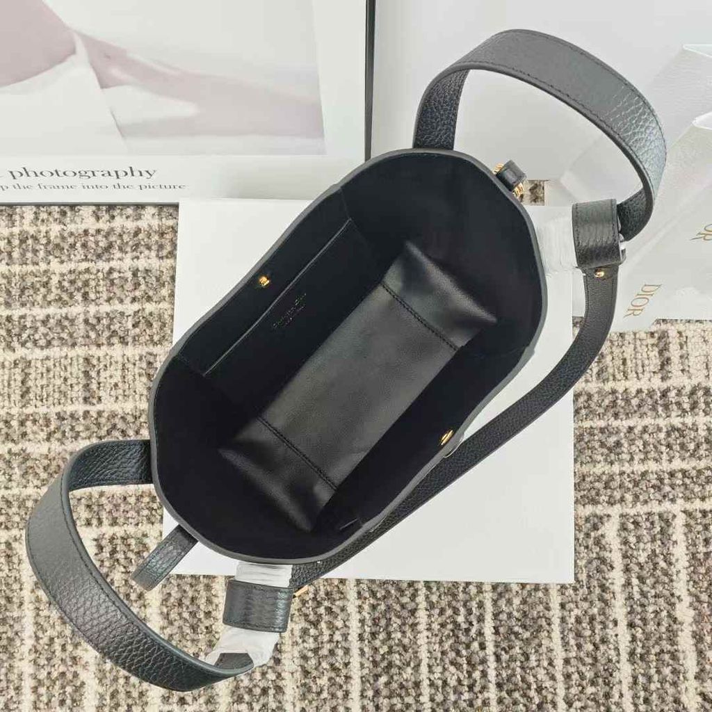 DIOR SIGNATURE 水桶包 黑色17.20.52 1