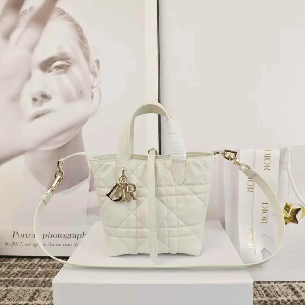 DIOR TOUJOURS 豎版 手提包 奶白色10.59.43