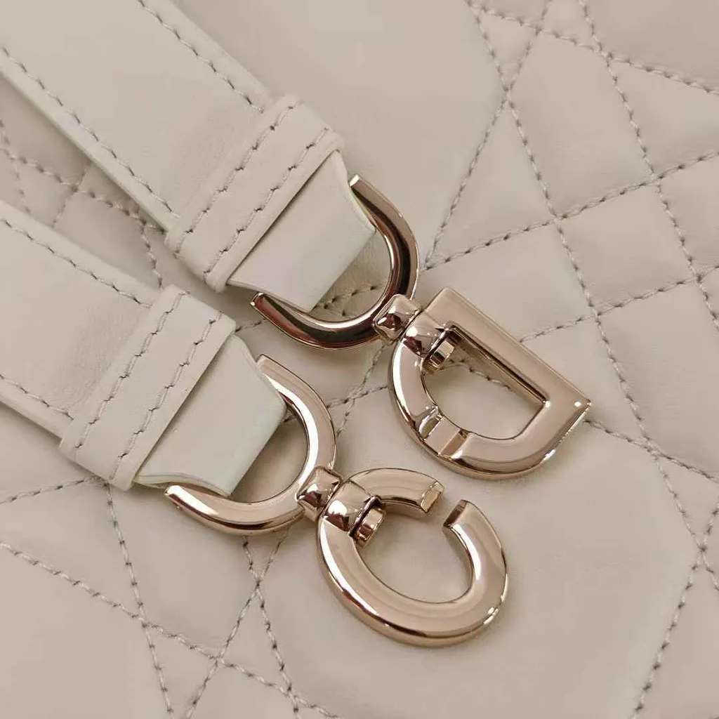DIOR TOUJOURS 豎版 手提包 奶白色11.18.01