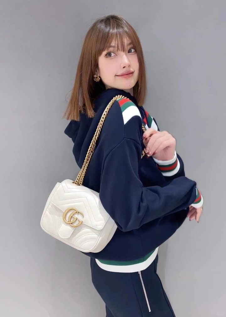 Gucci 斗篷_8_广州太古汇店Doris_来自小红书网页版