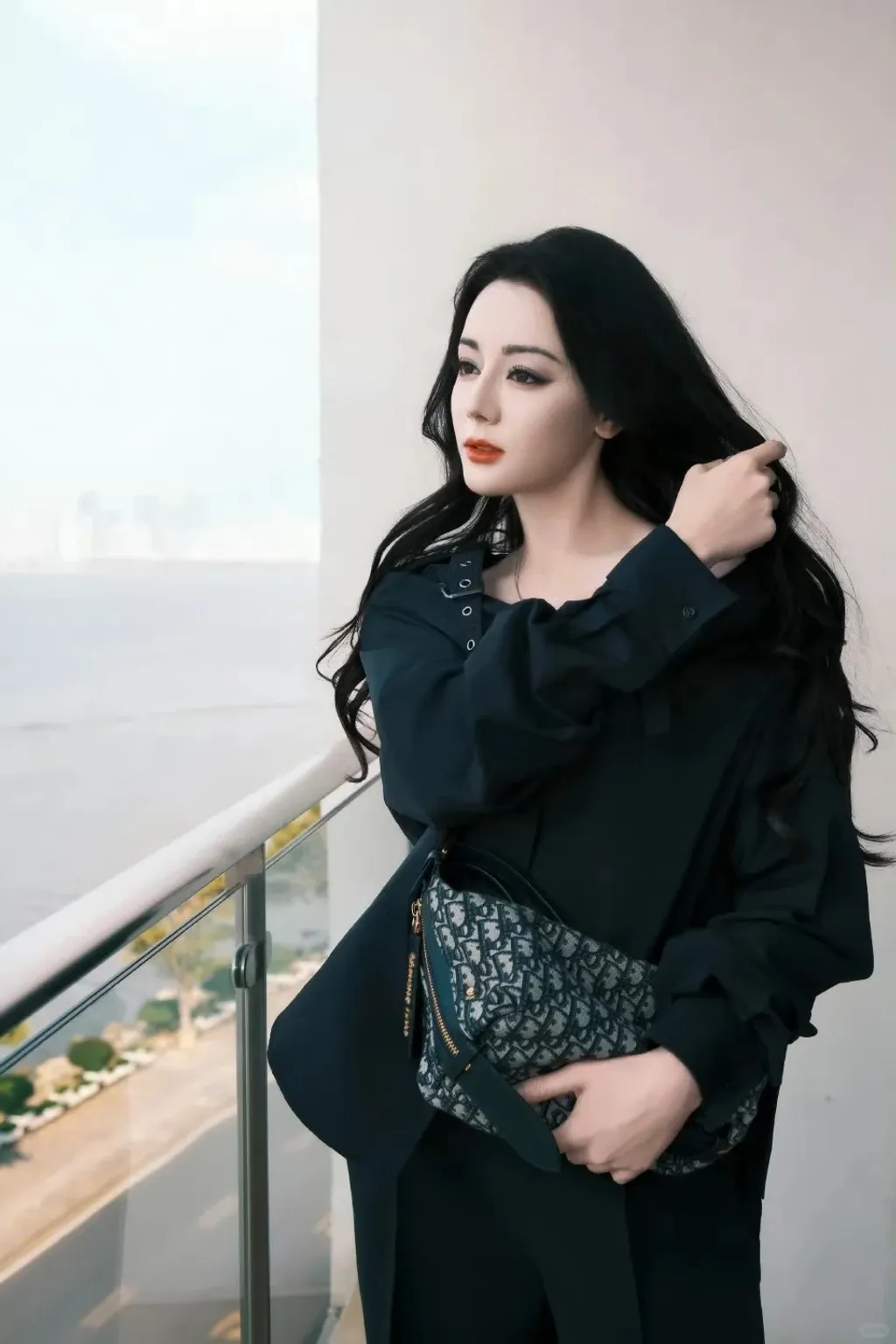 迪丽热巴全新大片_1_FashionNotes_来自小红书网页版 (1)