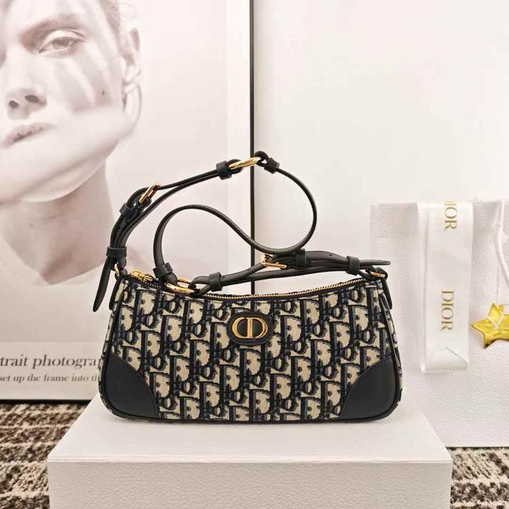DIOR 30 MONTAIGNE WANDERLUST  肩背包 深藍色 13.15.02