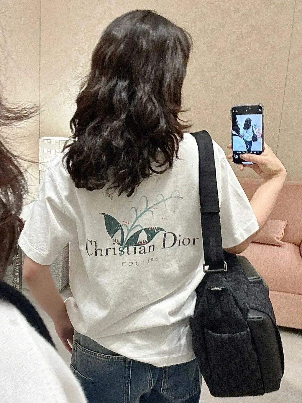 女孩子穿也很好看的铃兰T恤✨_3_Joy（在线）_来自小红书网页版