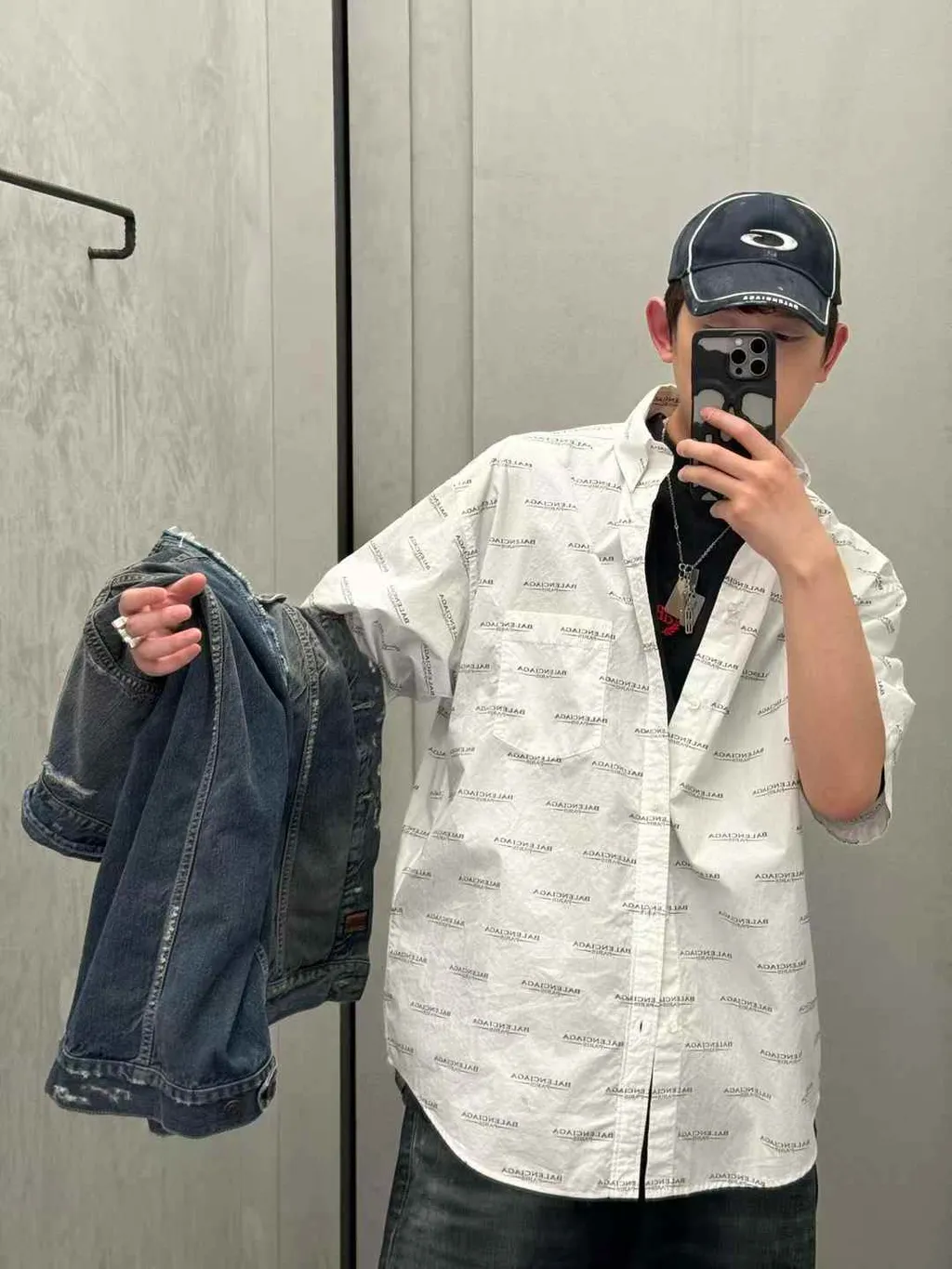 BALENCIAGA 滿版字母印花短袖襯衫 11.44.05