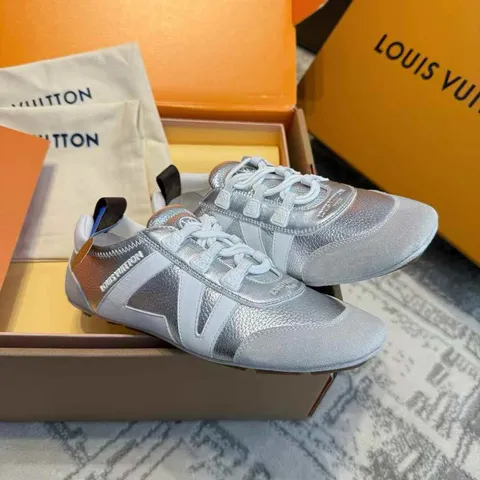 LV SNEAKERINA 德訓鞋 銀色 10.39.30 1