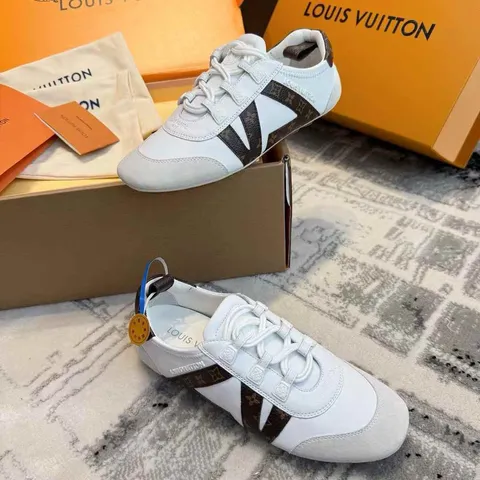 LV SNEAKERINA 德訓鞋 白色10.56.09 1