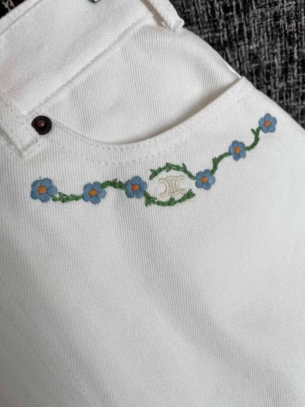 CELINE 刺繡凱旋門花朵白牛仔布短裙  11.37.40