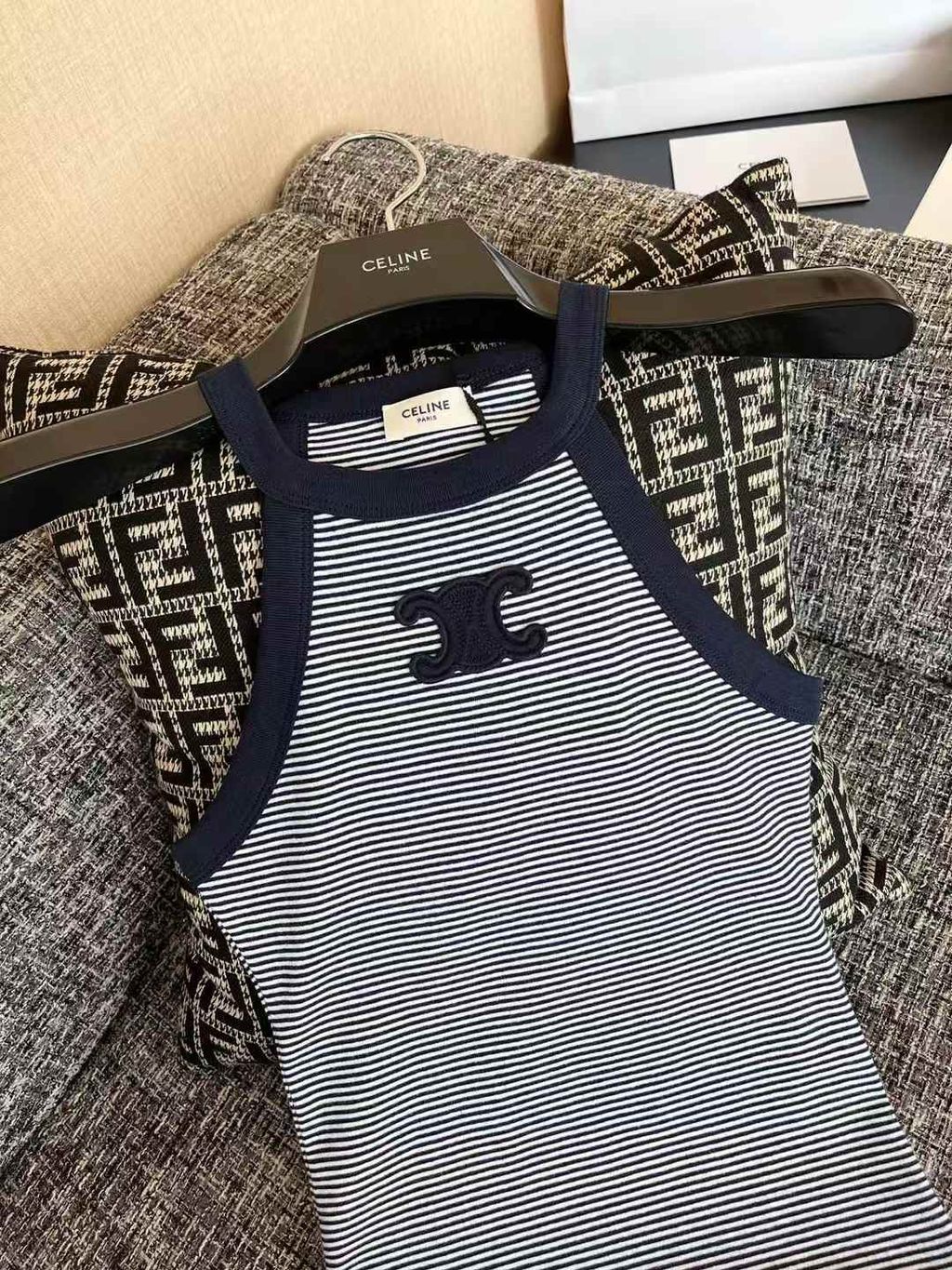 CELINE 凱旋門條紋削肩無袖上衣 12.01.32