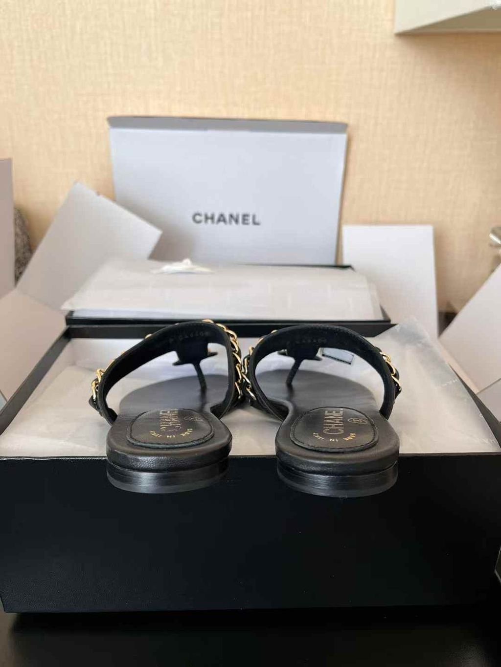 CHANEL 25P 金鍊雙C釦夾腳拖鞋 兩色  16.07.35
