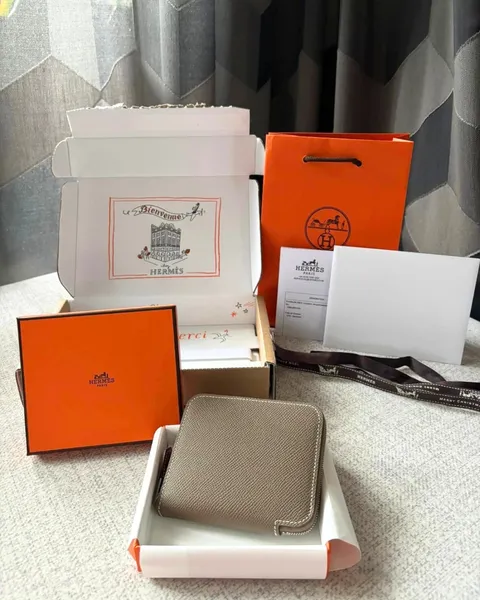 ★知る人ぞ知る高級素材★【HERMES】ベアンコンビネMADAMEレザー HERMÈS – Manmanin