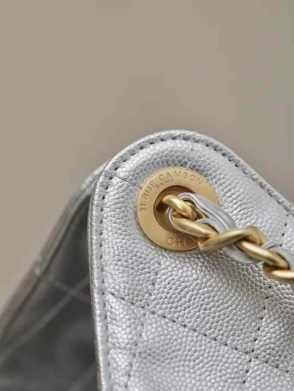 CHANEL 25BAG 牛皮魚子醬 銀色 14.10.11 1