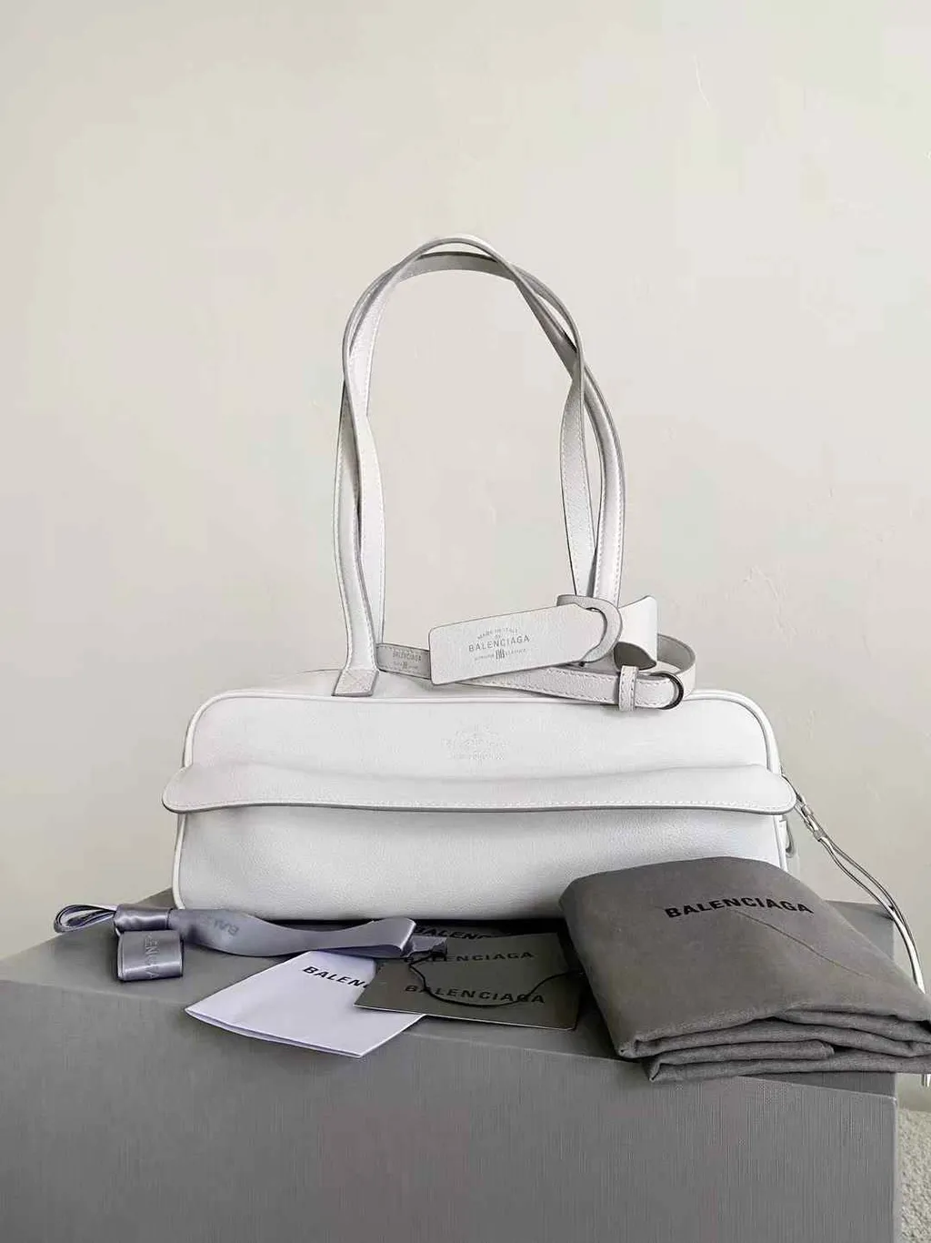 BALENCIAGA CARRIE 保齡球包 白色  16.30.16