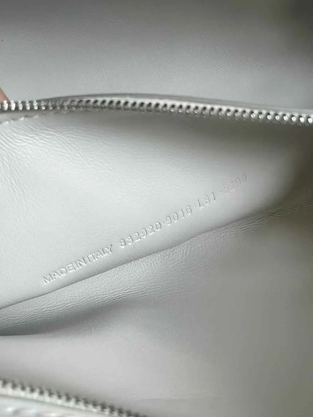 BALENCIAGA CARRIE 保齡球包 白色  16.30.18