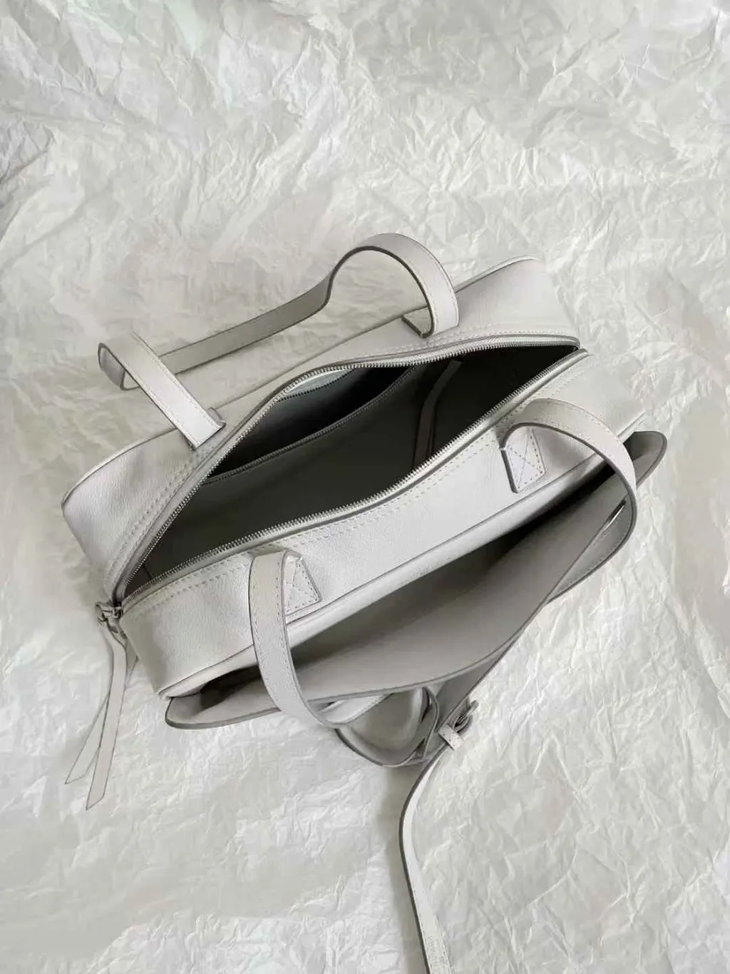 BALENCIAGA CARRIE 保齡球包 白色  16.30.19 1