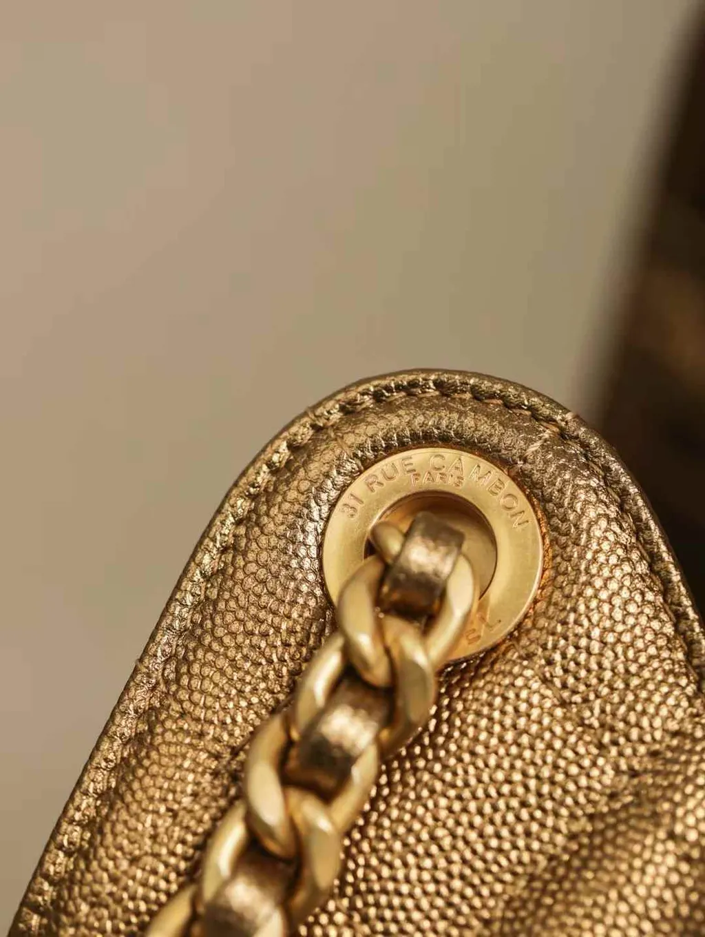 CHANEL 25BAG 牛皮魚子醬 金色13.29.59