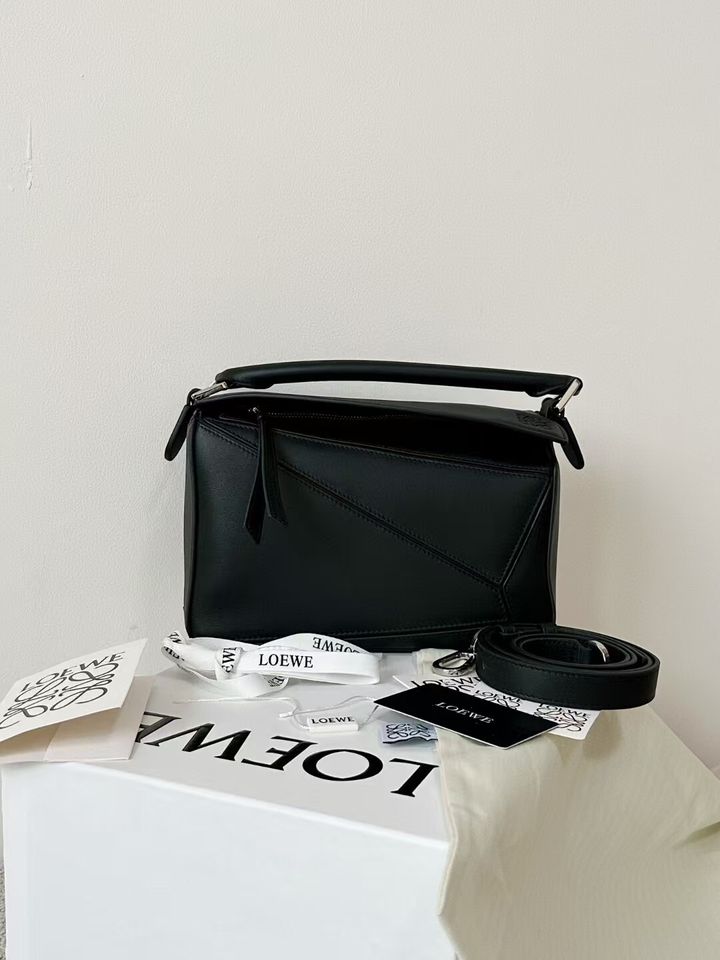 LOEWE PUZZLE 滑面牛皮手袋 黑色 17002
