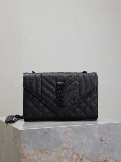 YSL ENVELOPE 粒面絎縫皮革信封袋 黑釦款 