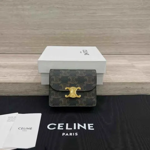 CELINE TRIOMPHE 名片套 兩色 11.32.39