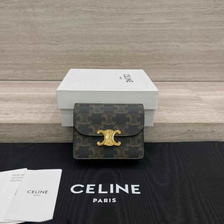 CELINE TRIOMPHE 名片套 兩色 11.32.39