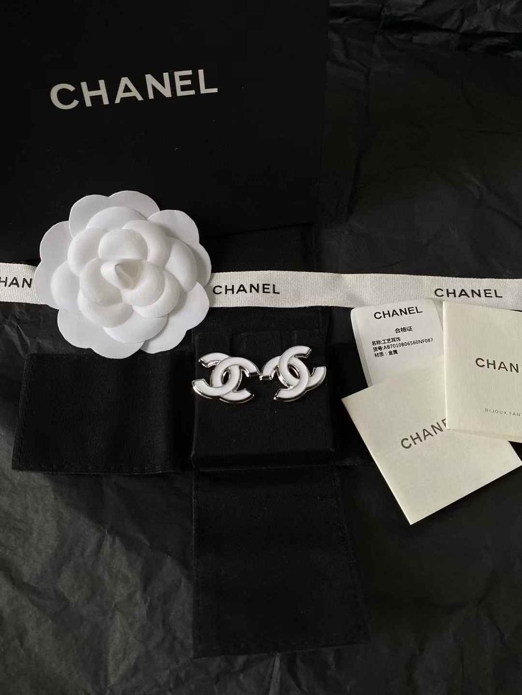 CHANEL 25S 白銀琺瑯雙C耳環  15.41.21