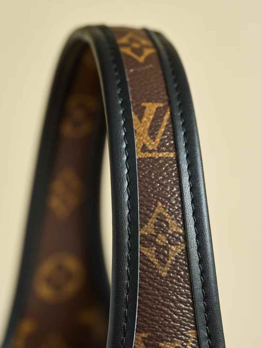 LV THE DROP PM 腋下包 M1294016.46.20