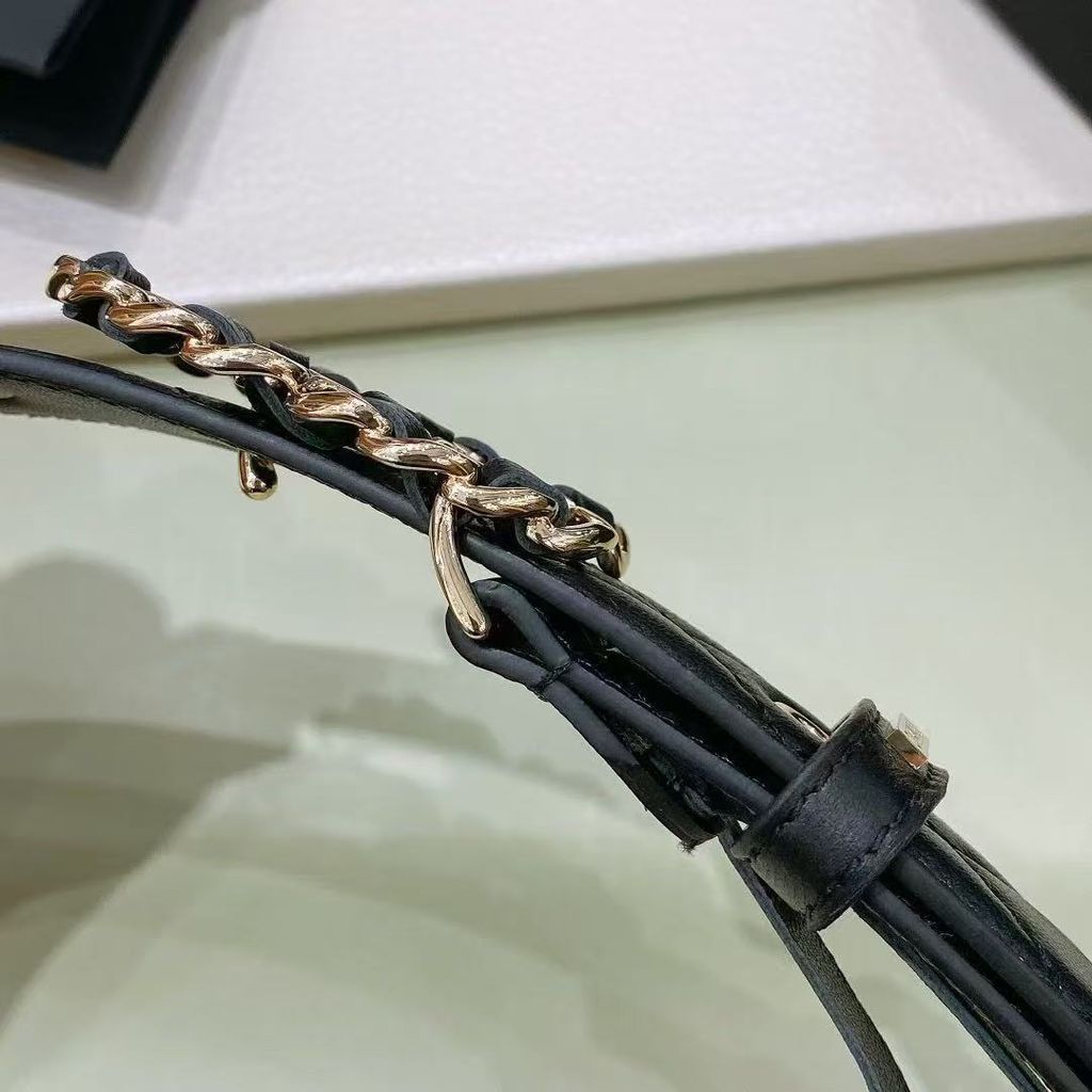 CHANEL 經典皮穿鏈雙C釦菱格腰帶 4