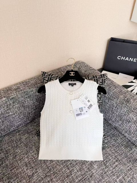 CHANEL 24B 排釦針織背心 13.24.03