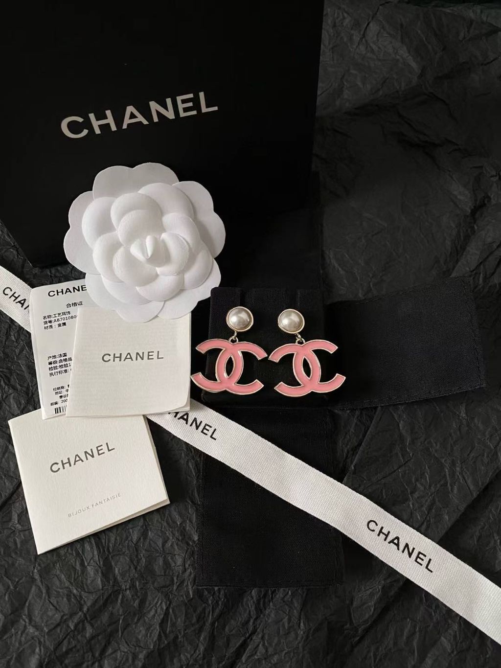CHANEL 25P 粉色琺瑯雙C珍珠耳環 17.35.33