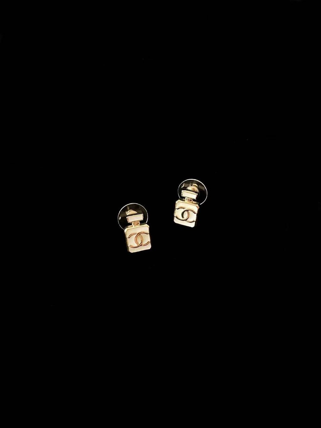 CHANEL 25P 雙C白色香水瓶耳環 17.50.24