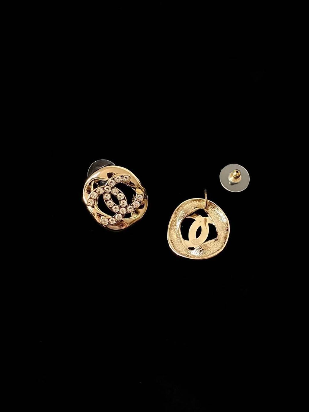 CHANEL 25S 雙C鏤空方塊耳環 兩色 10.55.46
