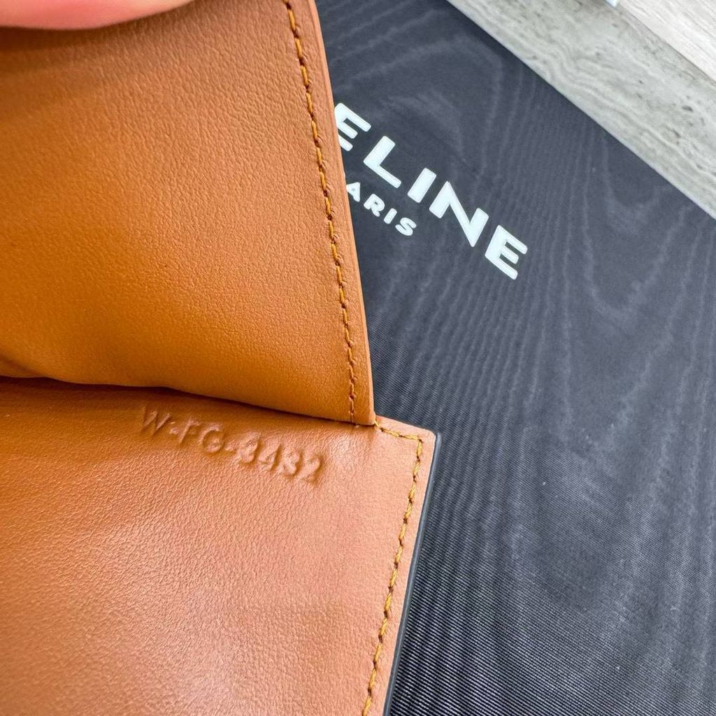 CELINE 標誌印花護照套  17.16.44 1