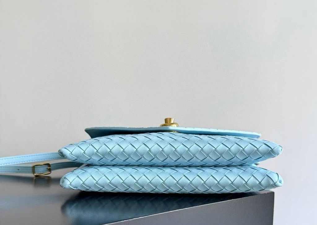 BOTTEGA VENETA KNOT LOCK 金屬繩索釦編織包  11.22.43 1