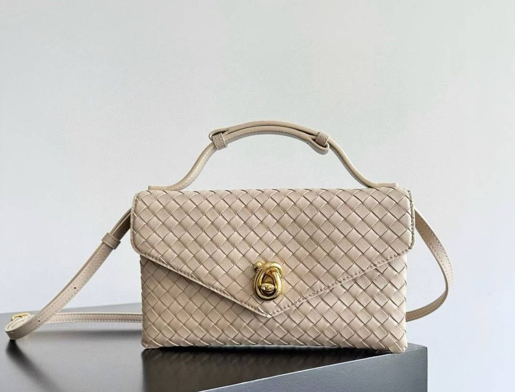 BOTTEGA VENETA KNOT LOCK 金屬繩索釦編織包 杏色 11.30.18